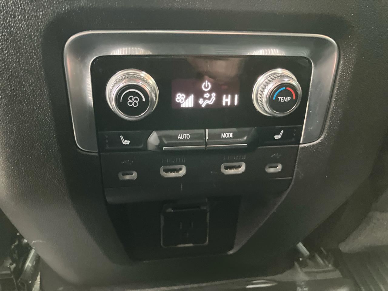 GMC Yukon Denali 4WD 2021