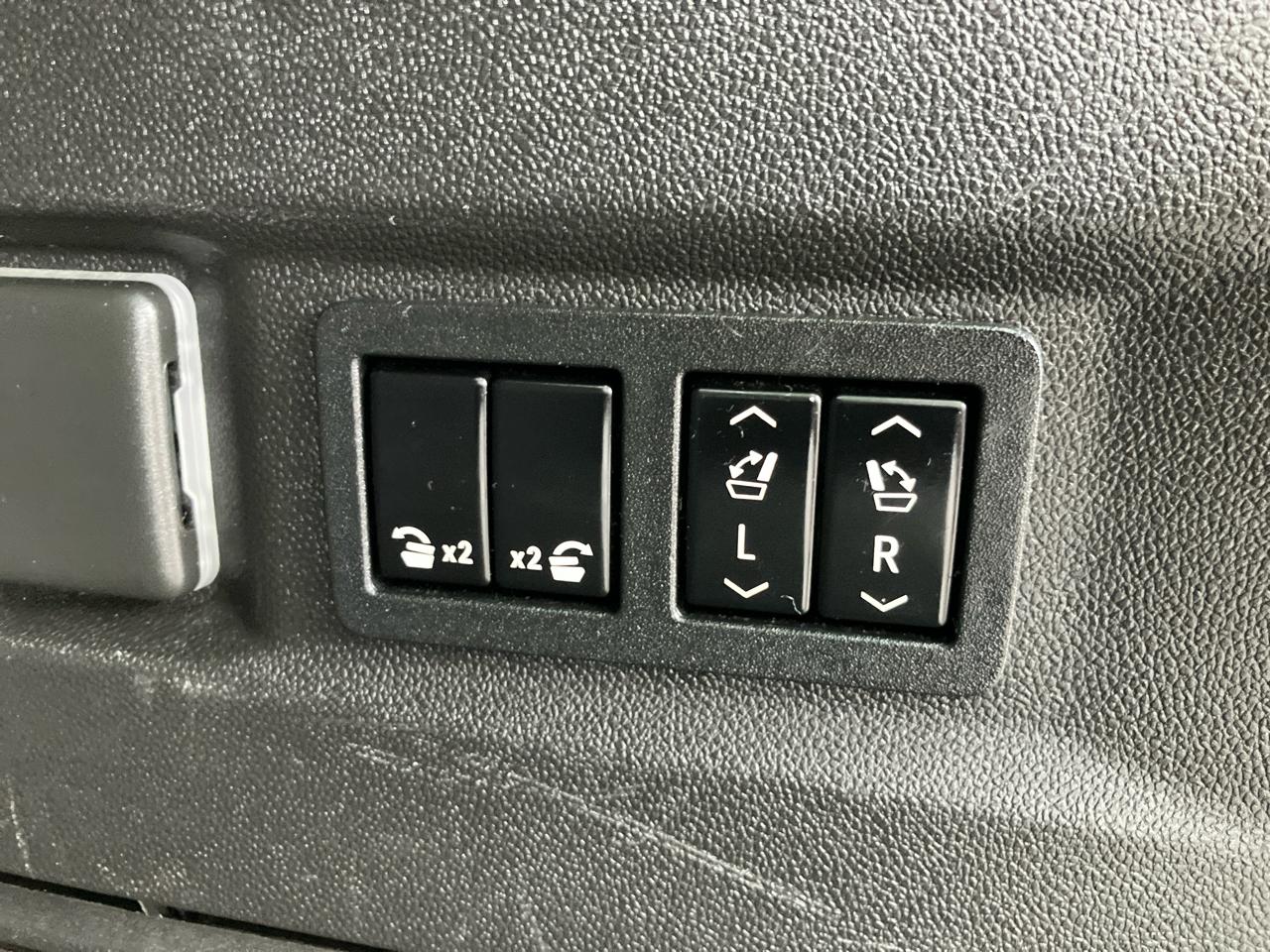 GMC Yukon Denali 4WD 2021