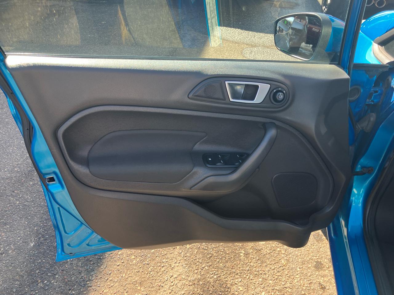 Ford Fiesta SE Sedan 2014