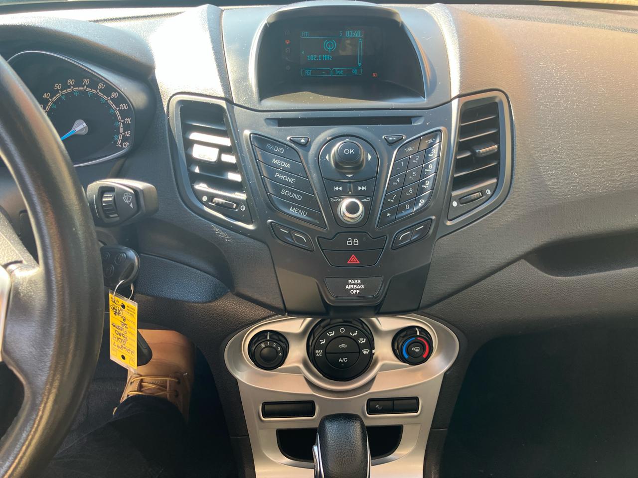 Ford Fiesta SE Sedan 2014