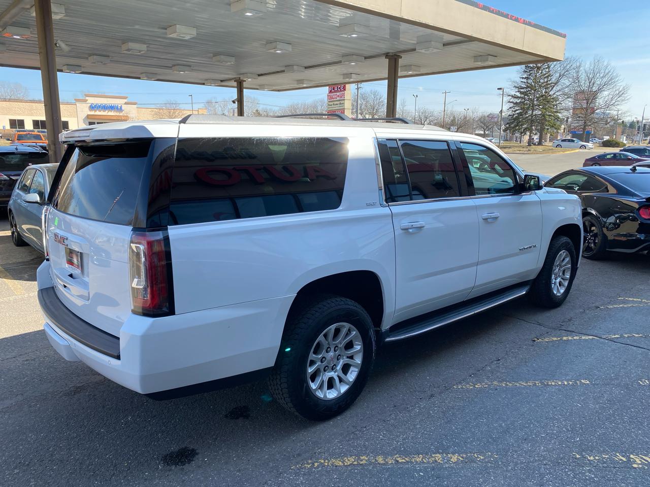 GMC Yukon XL SLT 4WD 2017