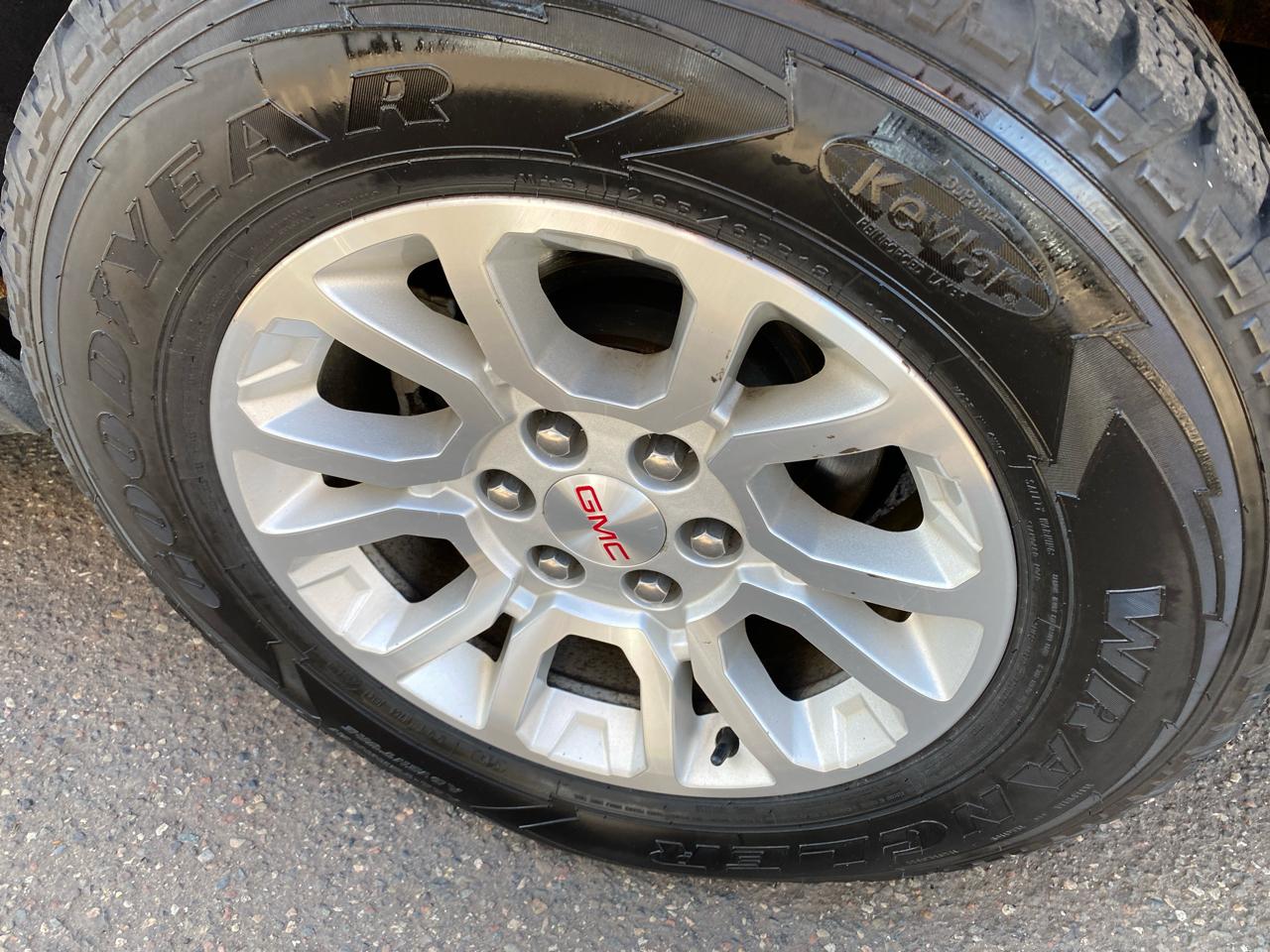 GMC Yukon XL SLT 4WD 2017