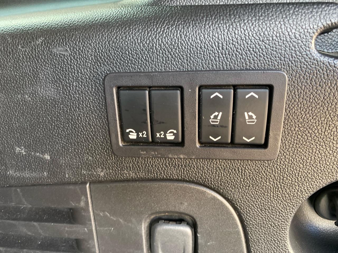 GMC Yukon XL SLT 4WD 2017