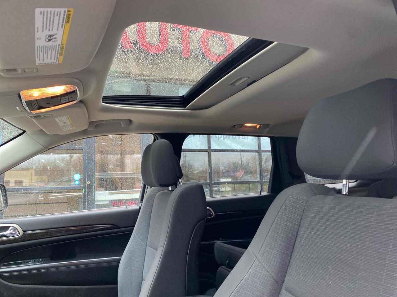 Jeep Grand Cherokee Laredo 4WD 2013