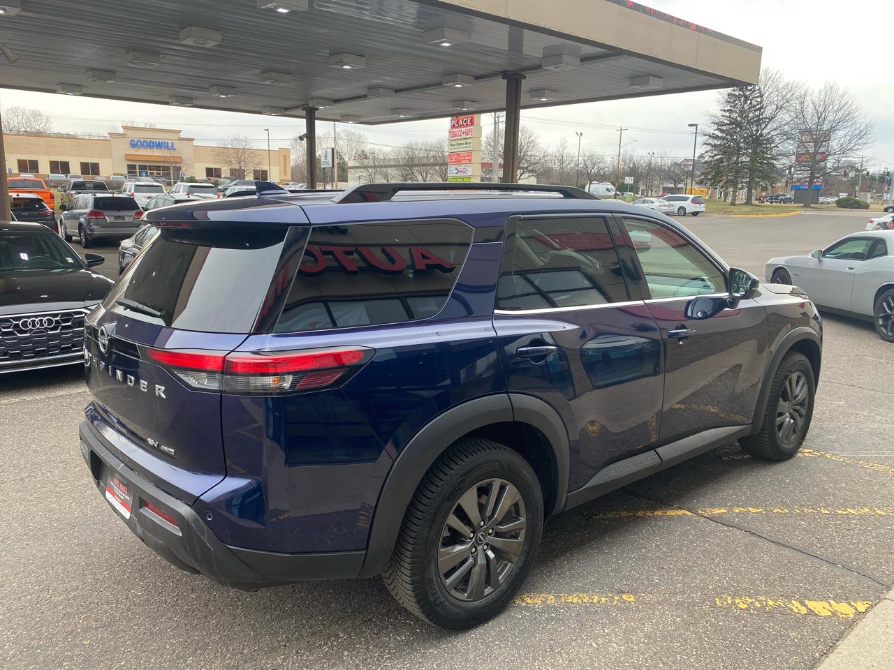 Nissan Pathfinder SV 4WD 2022