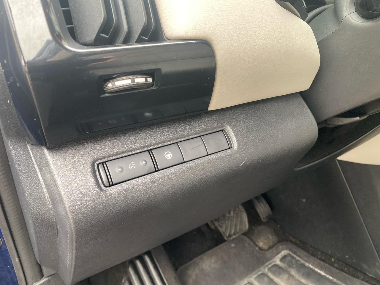 Nissan Pathfinder SV 4WD 2022