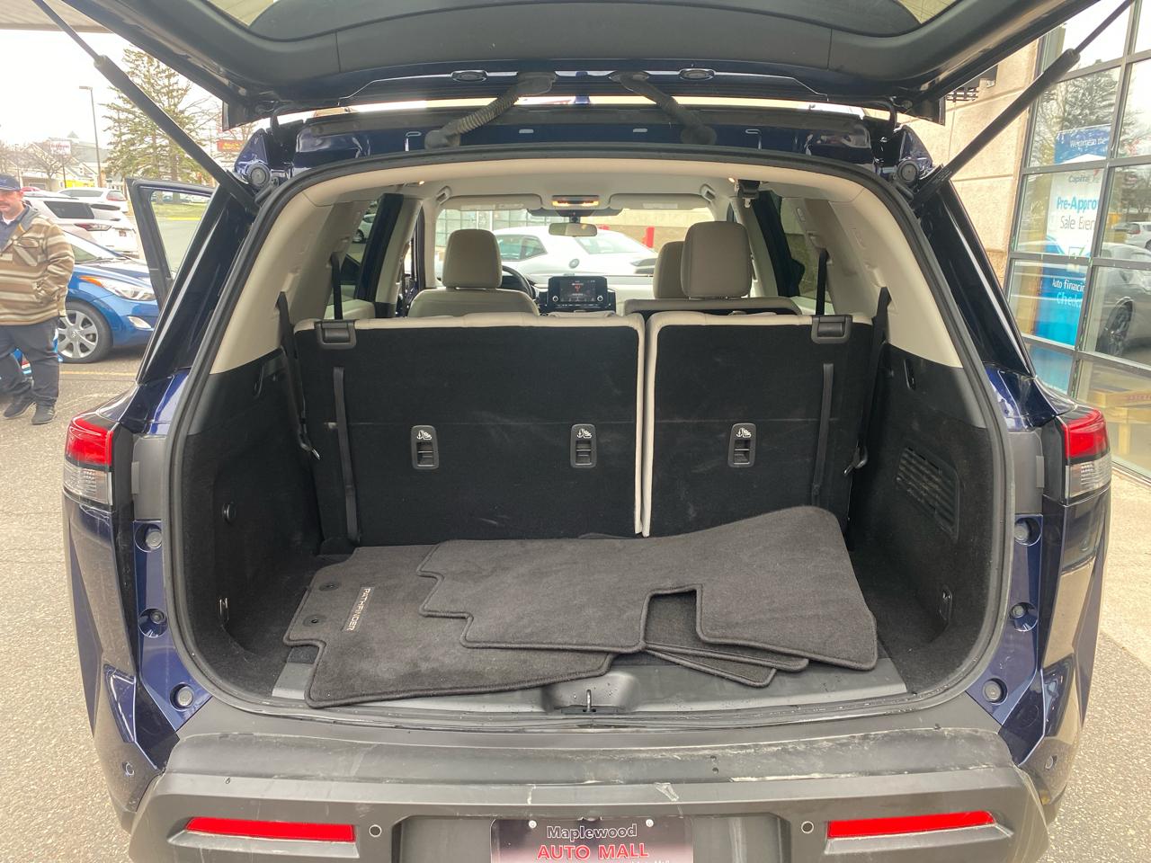 Nissan Pathfinder SV 4WD 2022