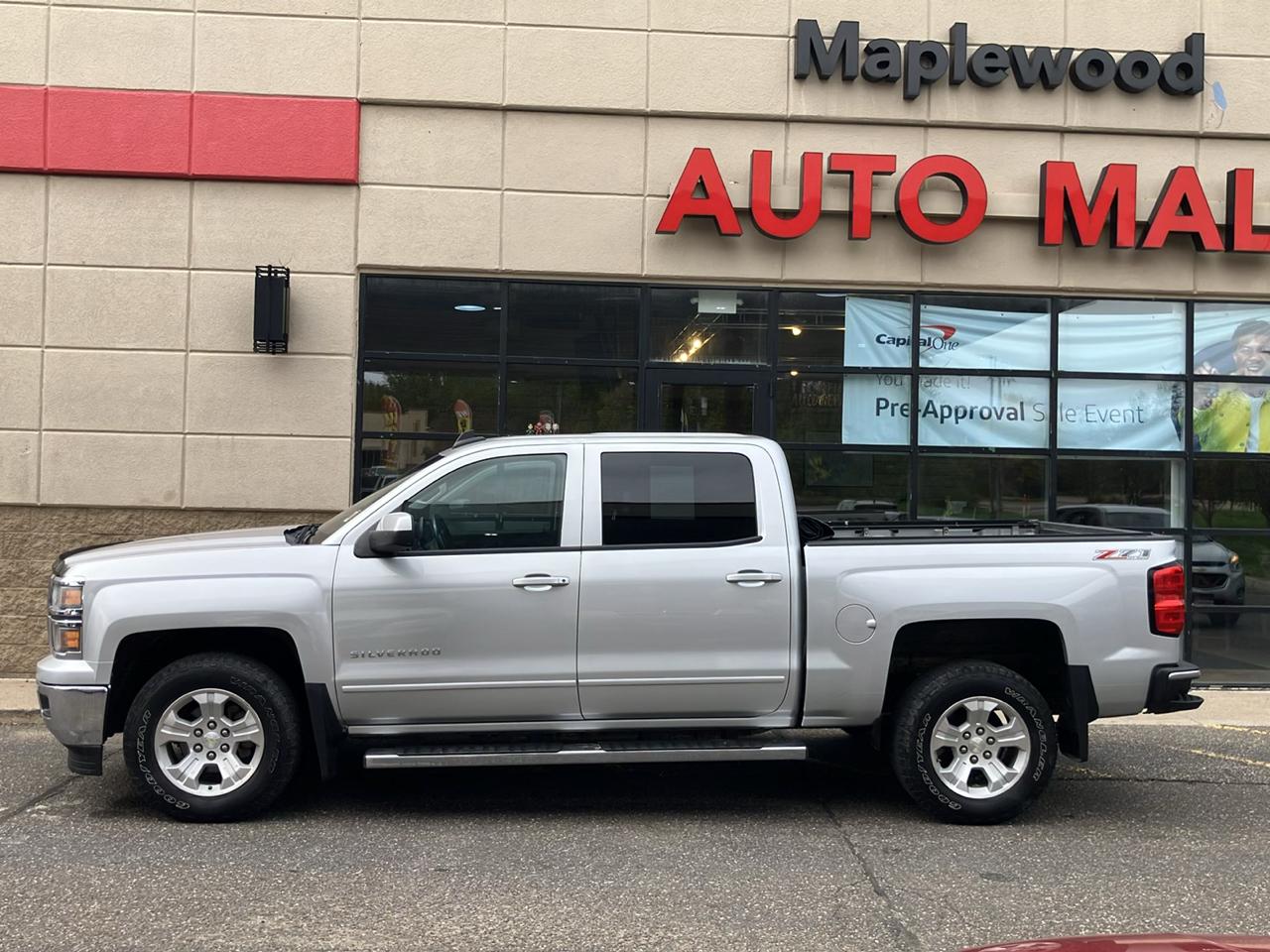 Chevrolet Silverado 1500 4WD Crew Cab 143.5" LT w/2LT 2015