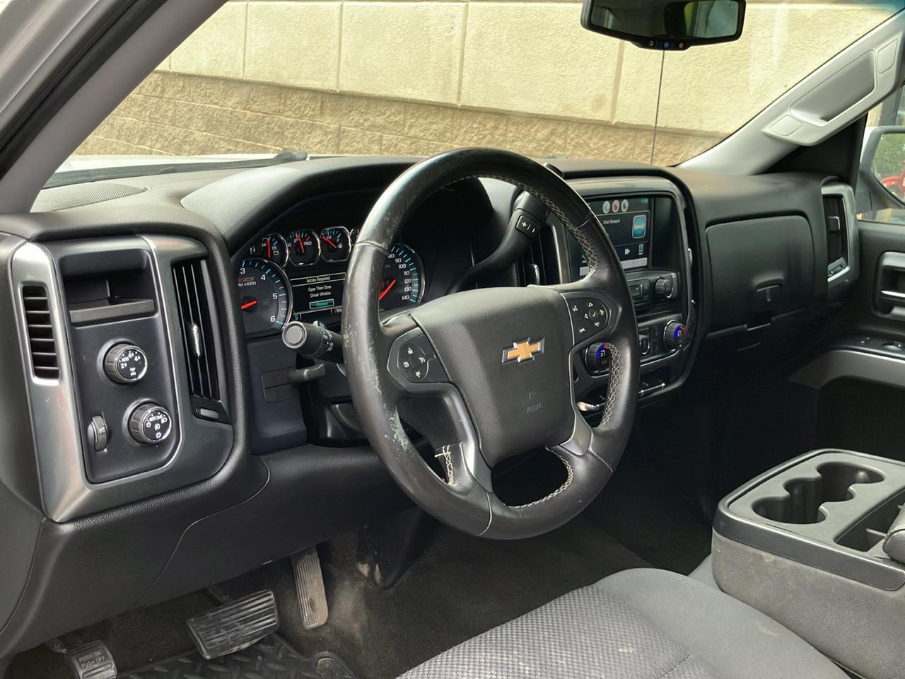 Chevrolet Silverado 1500 4WD Crew Cab 143.5" LT w/2LT 2015