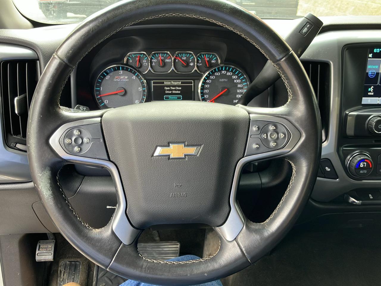 Chevrolet Silverado 1500 4WD Crew Cab 143.5" LT w/2LT 2015