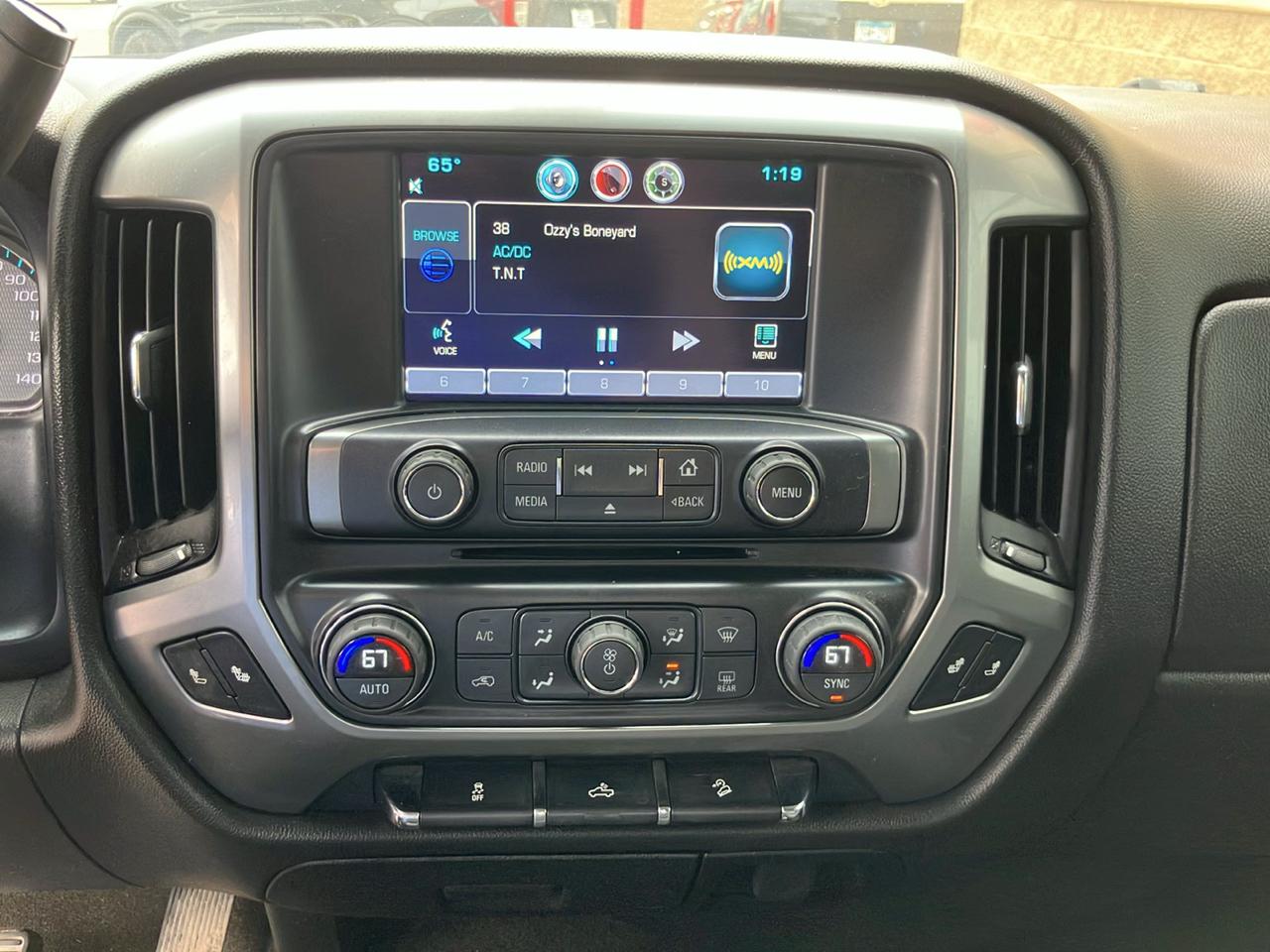 Chevrolet Silverado 1500 4WD Crew Cab 143.5" LT w/2LT 2015