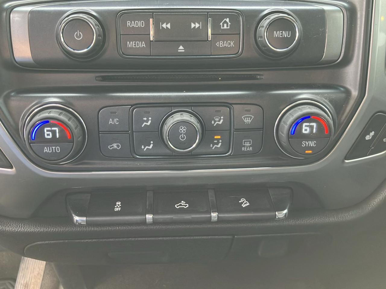 Chevrolet Silverado 1500 4WD Crew Cab 143.5" LT w/2LT 2015