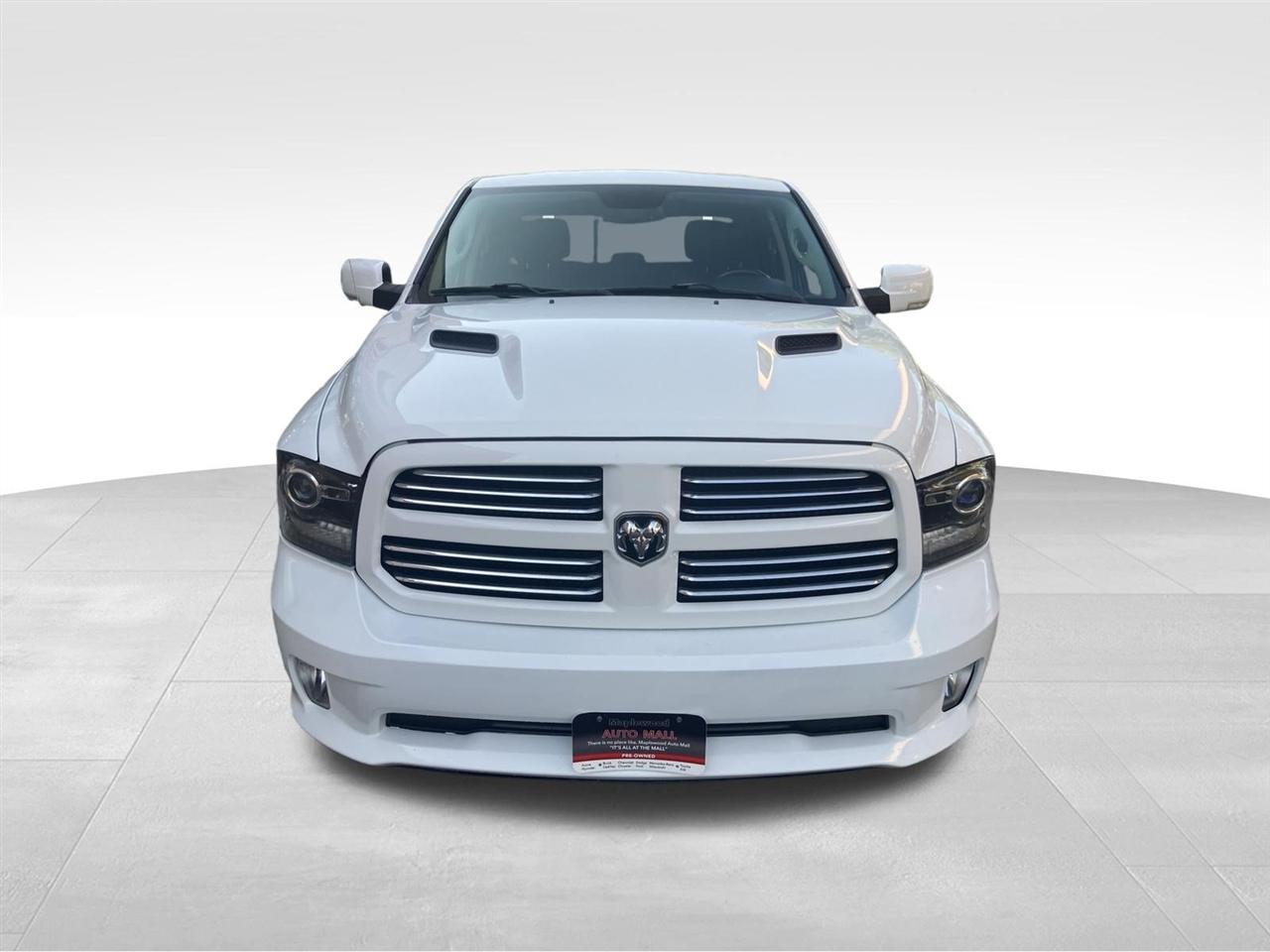 RAM 1500 4WD Crew Cab 149" Sport 2017