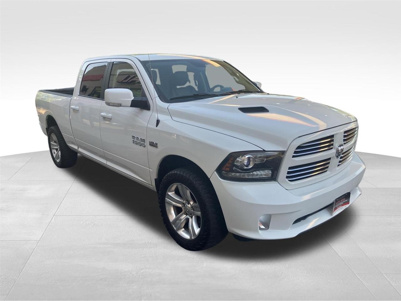 RAM 1500 4WD Crew Cab 149" Sport 2017