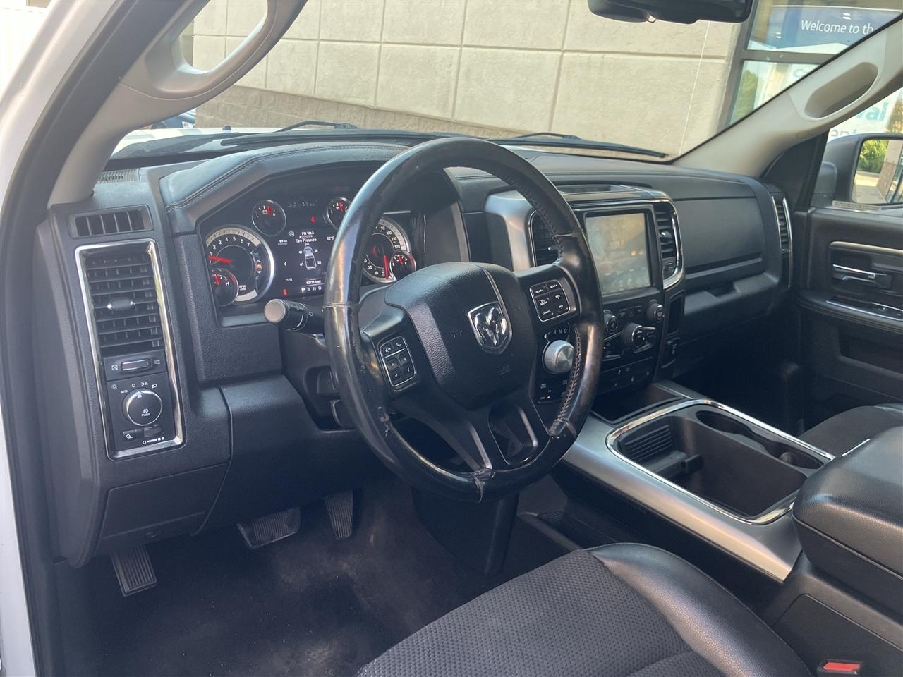 RAM 1500 4WD Crew Cab 149" Sport 2017