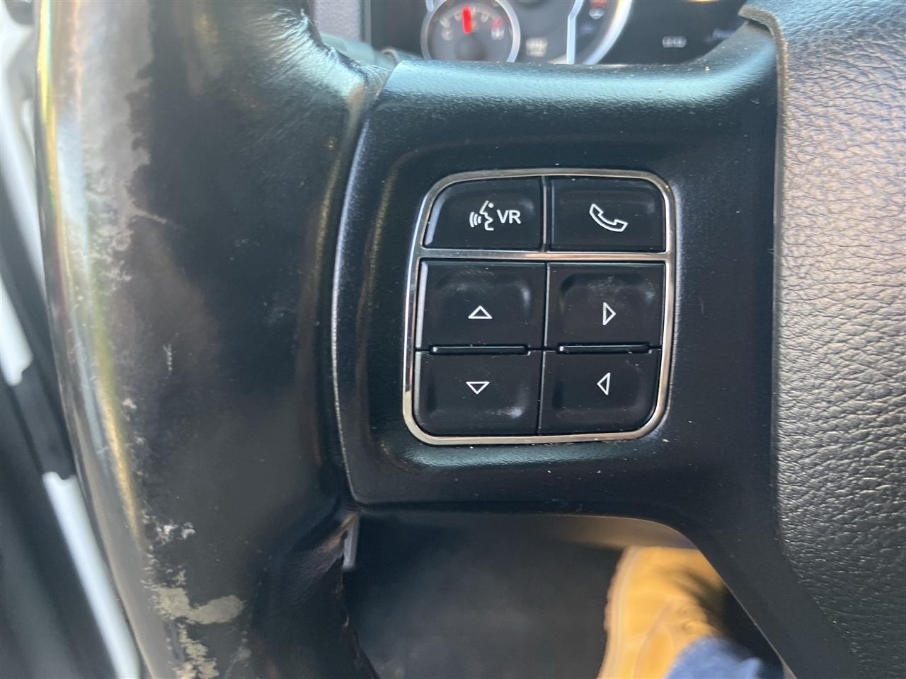 RAM 1500 4WD Crew Cab 149" Sport 2017