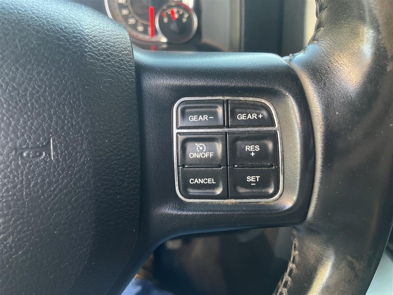 RAM 1500 4WD Crew Cab 149" Sport 2017