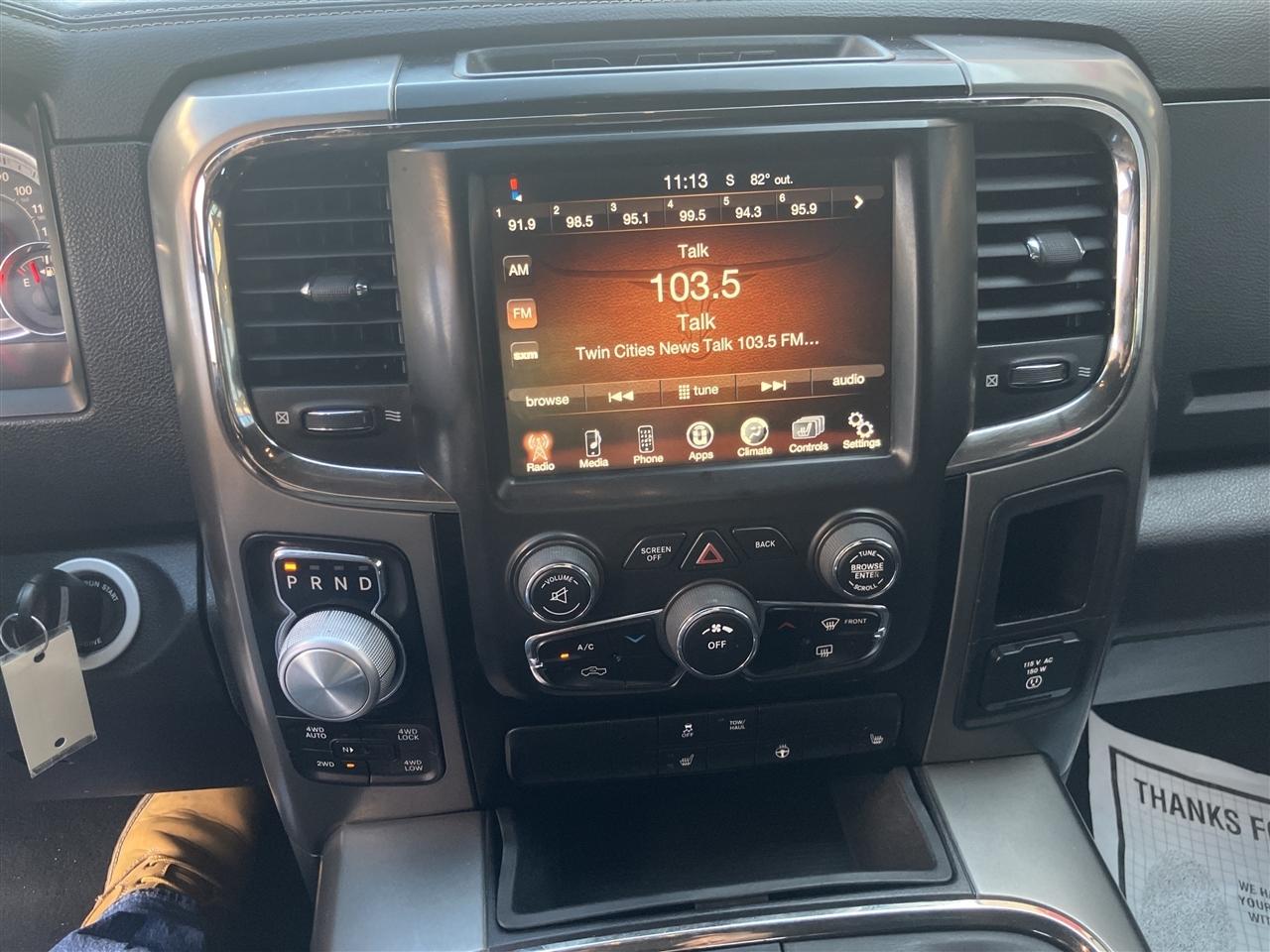 RAM 1500 4WD Crew Cab 149" Sport 2017