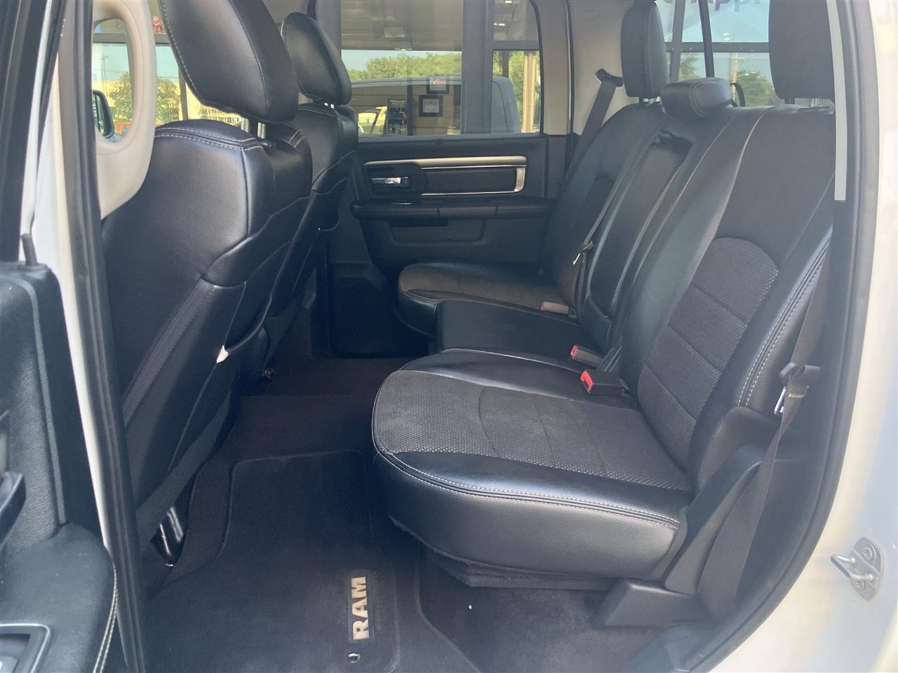 RAM 1500 4WD Crew Cab 149" Sport 2017