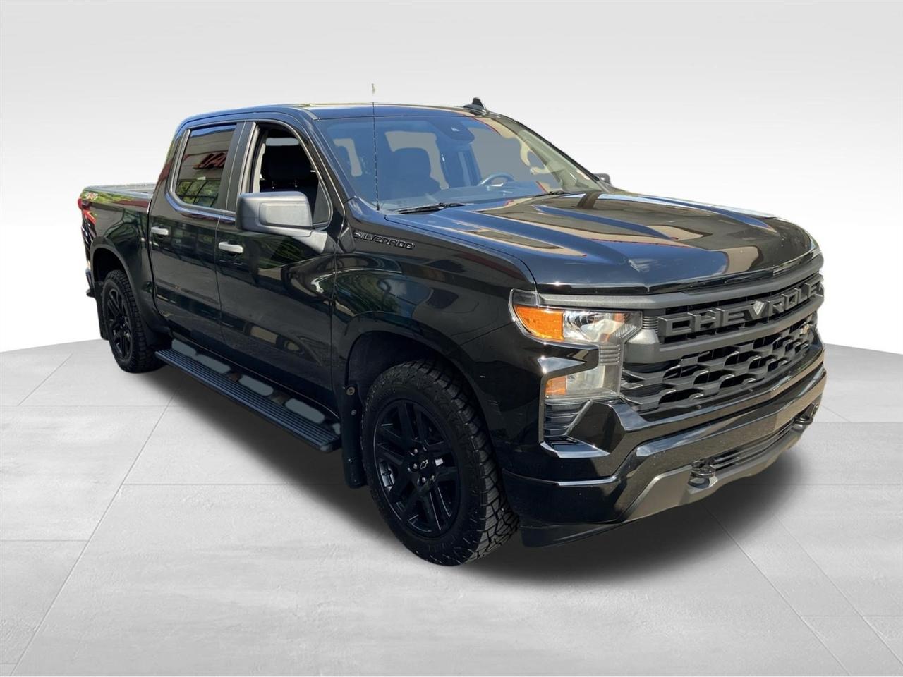Chevrolet Silverado 1500 4WD Crew Cab 147" Custom 2023