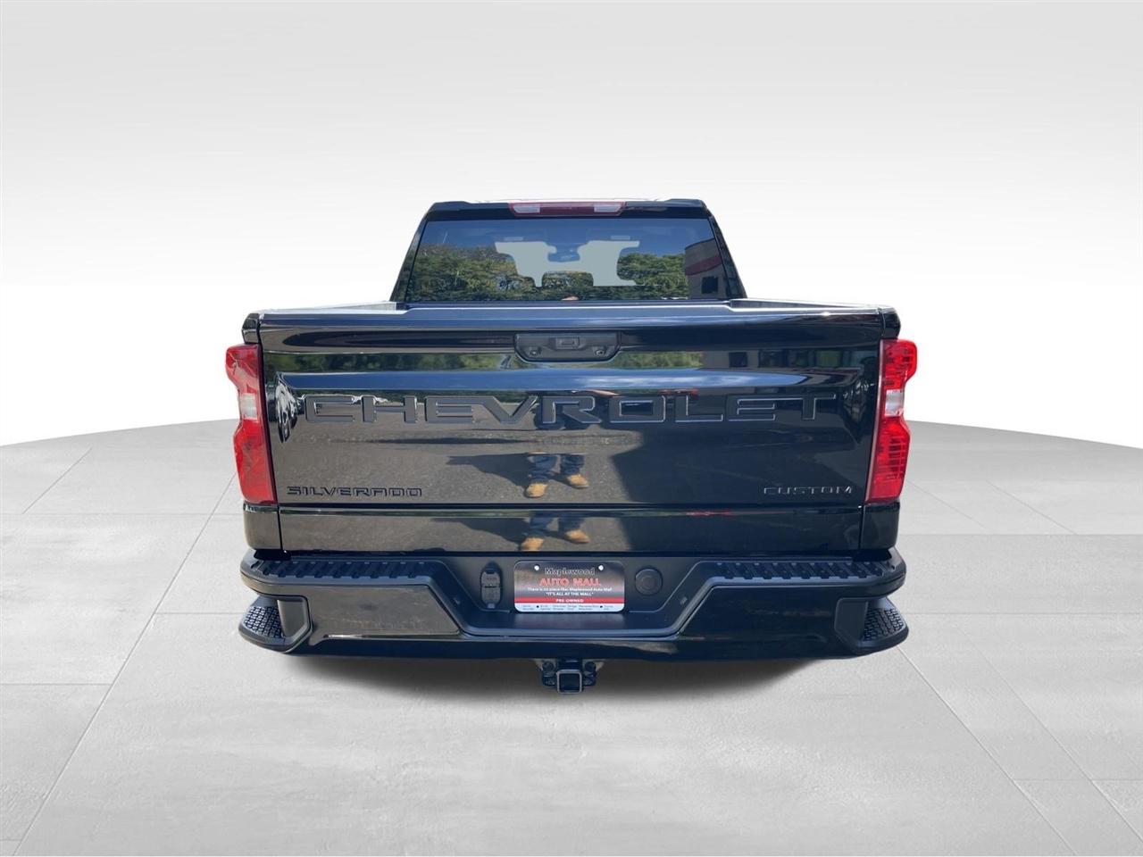 Chevrolet Silverado 1500 4WD Crew Cab 147" Custom 2023