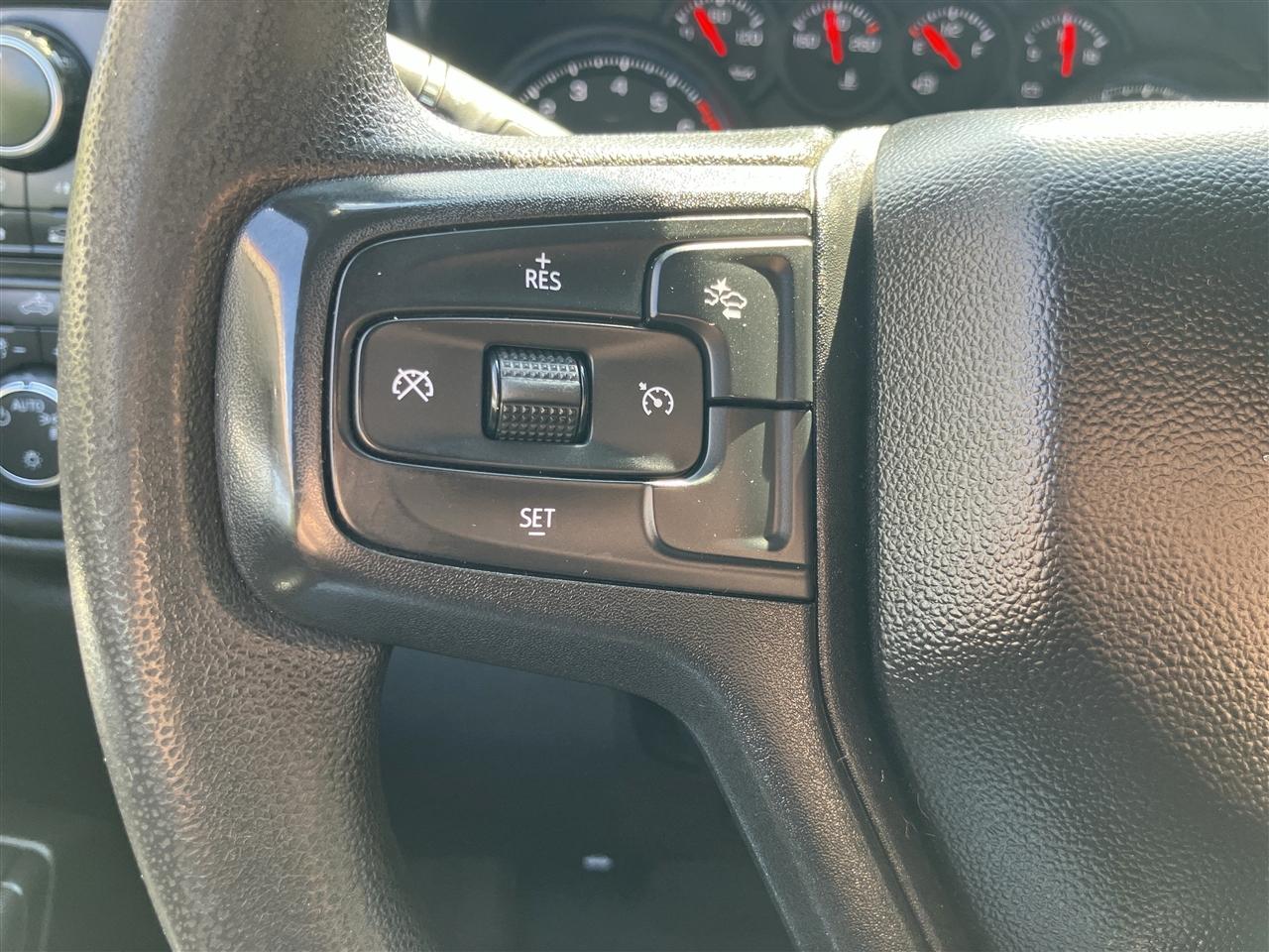 Chevrolet Silverado 1500 4WD Crew Cab 147" Custom 2023