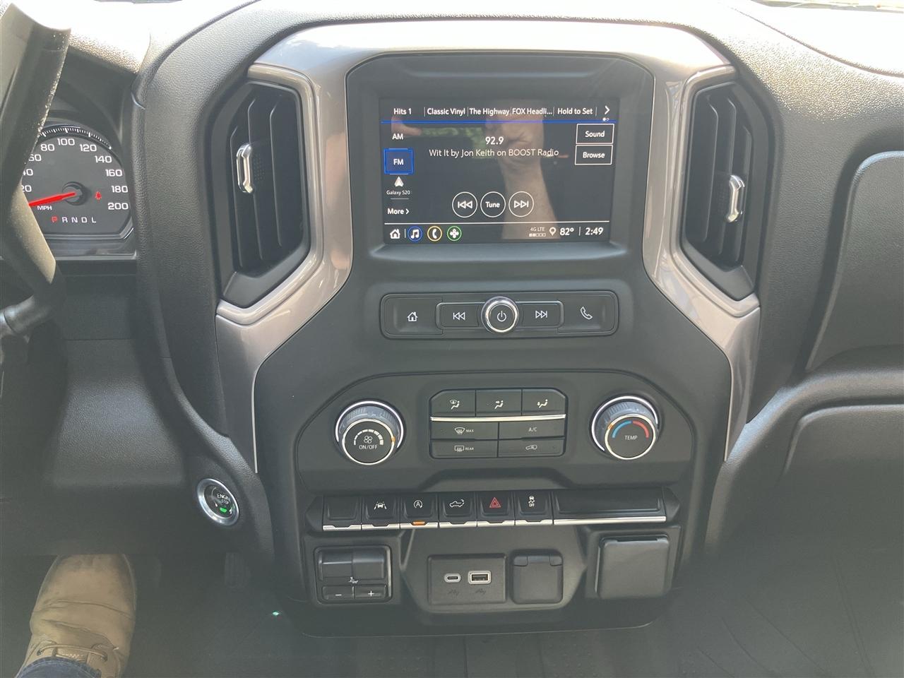 Chevrolet Silverado 1500 4WD Crew Cab 147" Custom 2023