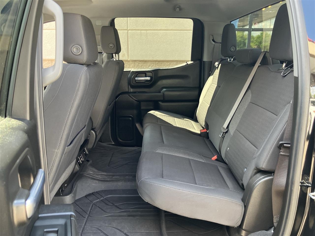 Chevrolet Silverado 1500 4WD Crew Cab 147" Custom 2023