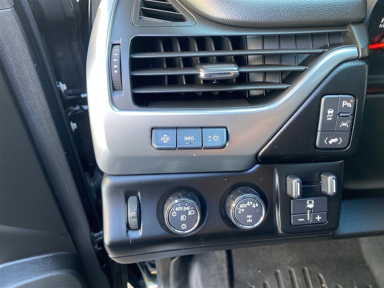 Chevrolet Tahoe 4WD 4dr Premier 2019