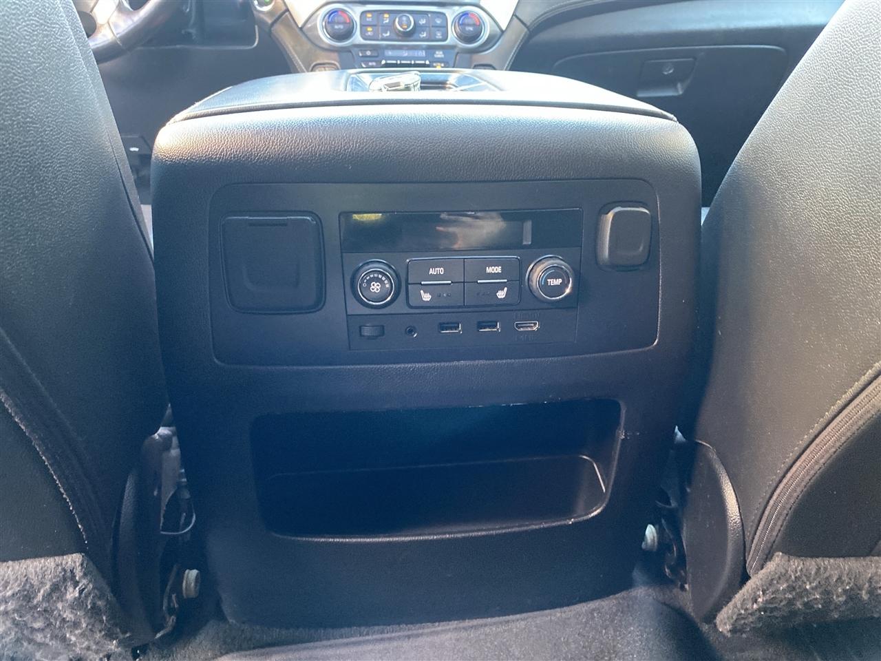 Chevrolet Tahoe 4WD 4dr Premier 2019