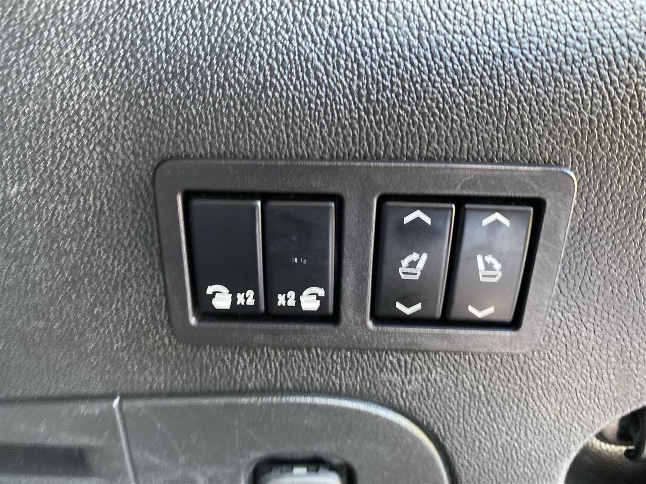 Chevrolet Tahoe 4WD 4dr Premier 2019