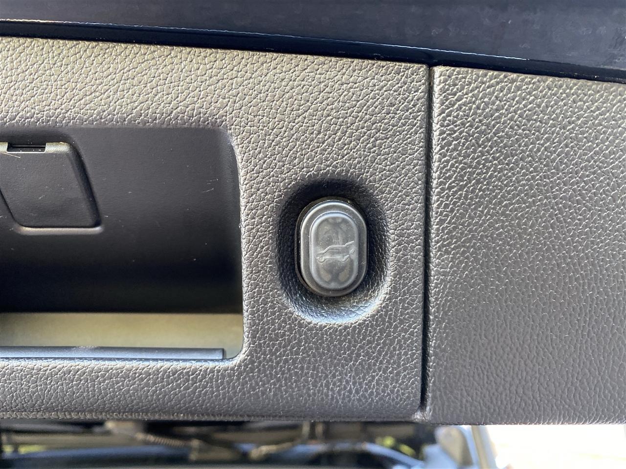 Chevrolet Tahoe 4WD 4dr Premier 2019