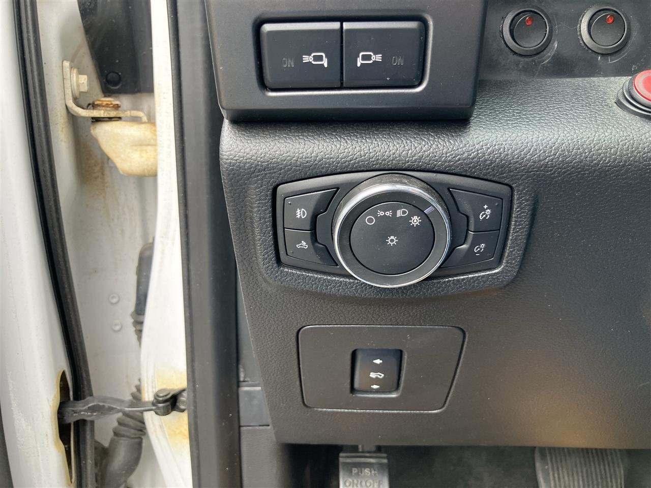 Ford F-150 XL 4WD SuperCrew 5.5' Box 2017