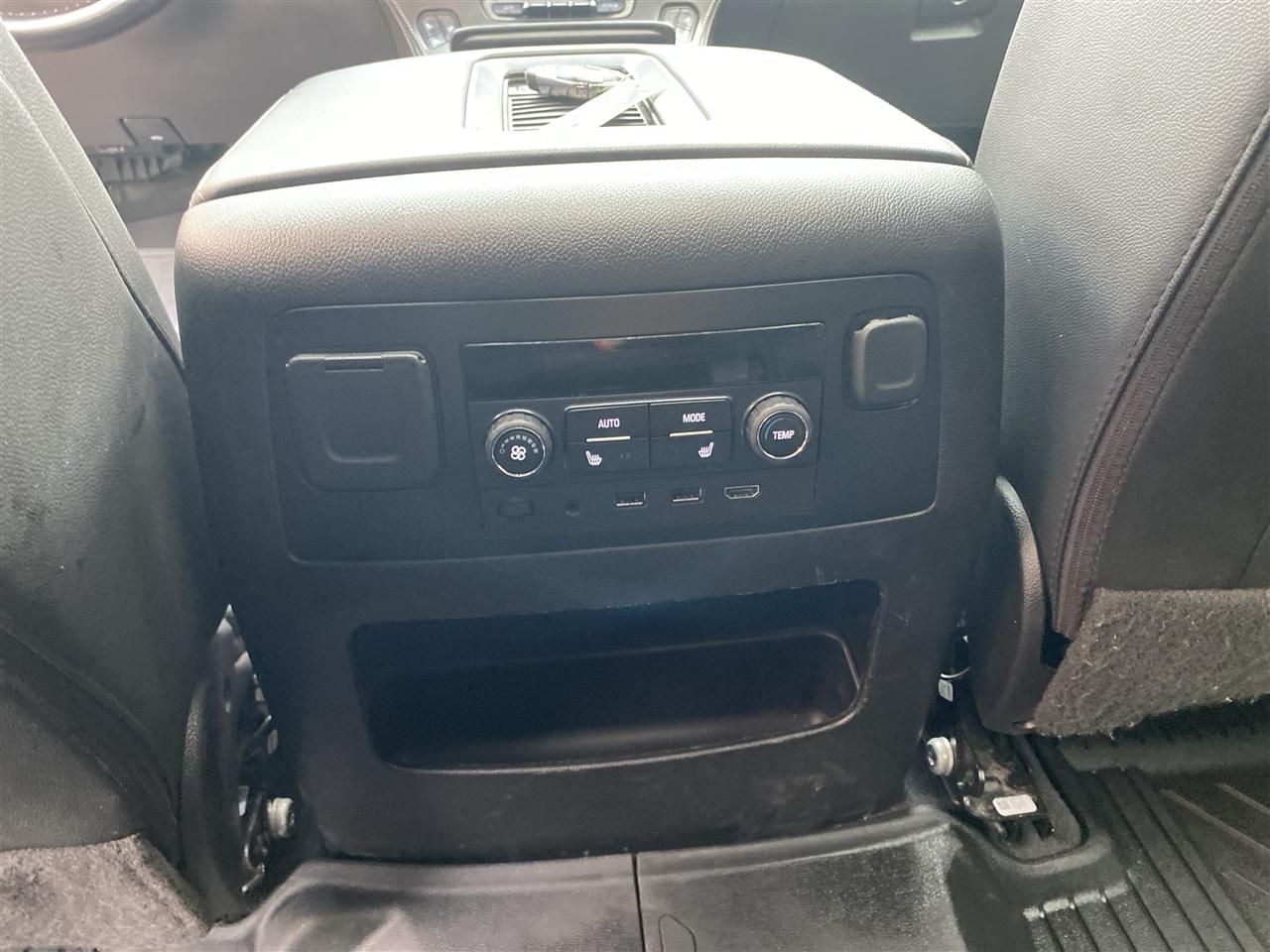 Chevrolet Tahoe 4WD 4dr Premier 2020
