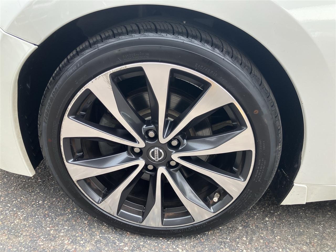 Nissan Maxima 4dr Sdn 3.5 SR 2016