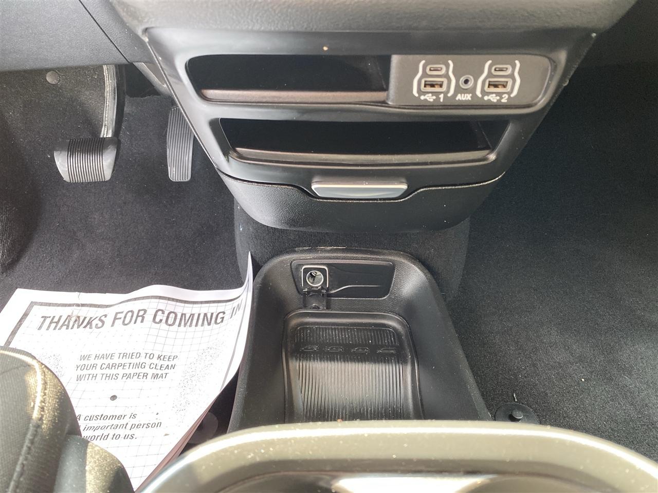 Chrysler Pacifica Touring FWD 2024