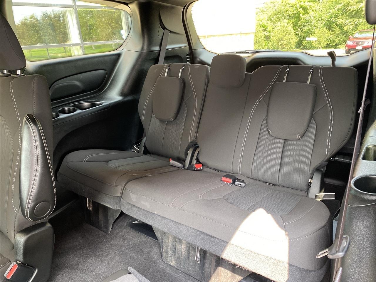 Chrysler Pacifica Touring FWD 2024