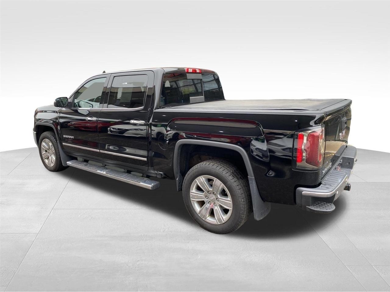 GMC Sierra 1500 4WD Crew Cab 143.5" SLT 2017