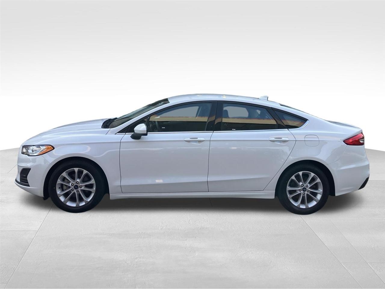 Ford Fusion SE FWD 2020