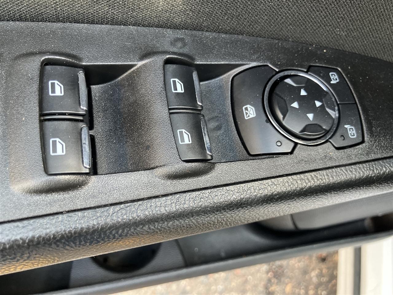 Ford Fusion SE FWD 2020