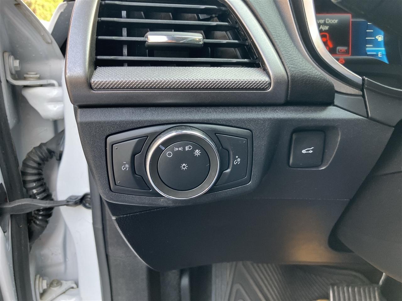 Ford Fusion SE FWD 2020