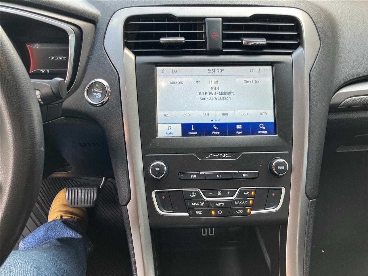 Ford Fusion SE FWD 2020