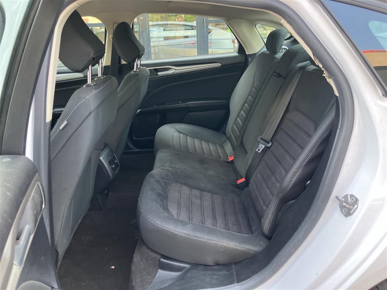 Ford Fusion SE FWD 2020