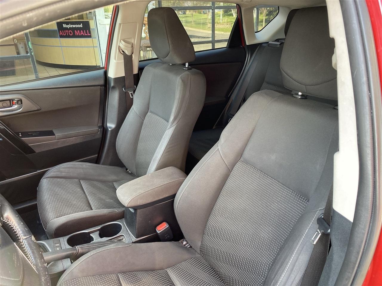 Toyota Corolla iM CVT (Natl) 2017