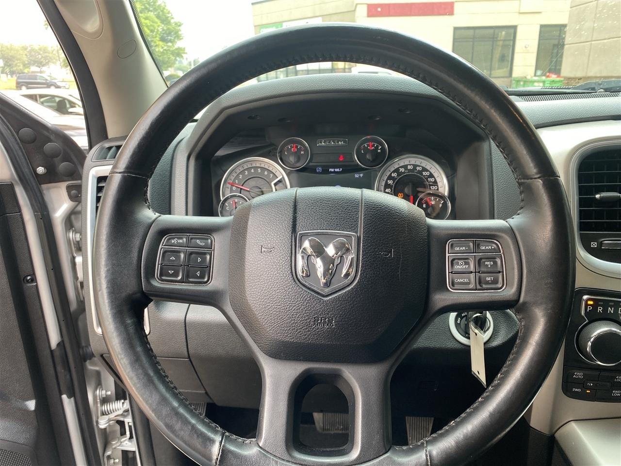 RAM 1500 4WD Crew Cab 140.5" Big Horn 2016