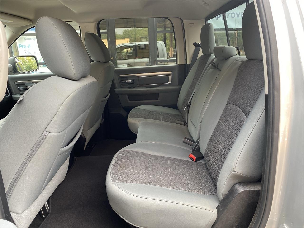 RAM 1500 4WD Crew Cab 140.5" Big Horn 2016