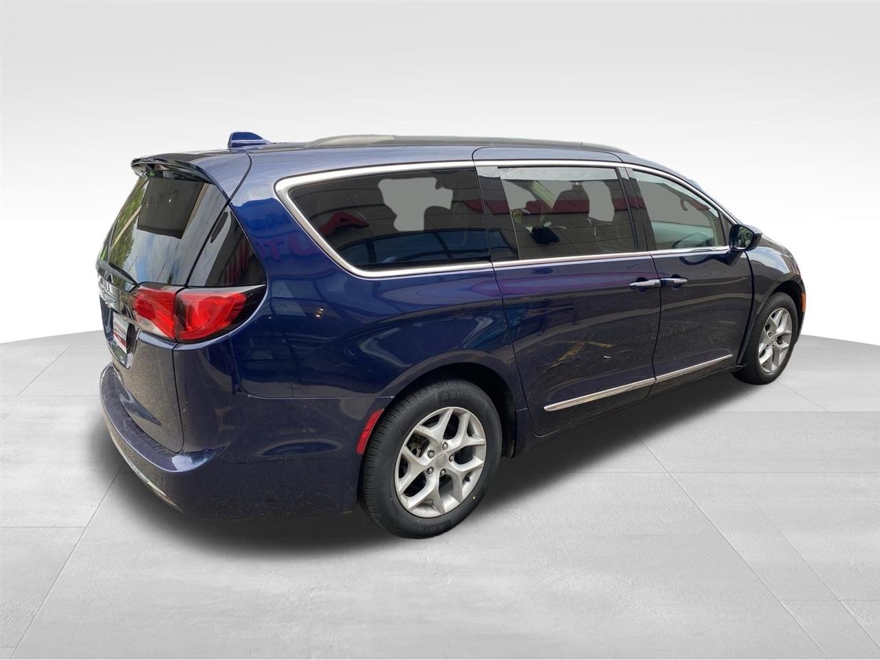 Chrysler Pacifica Touring-L FWD 2017