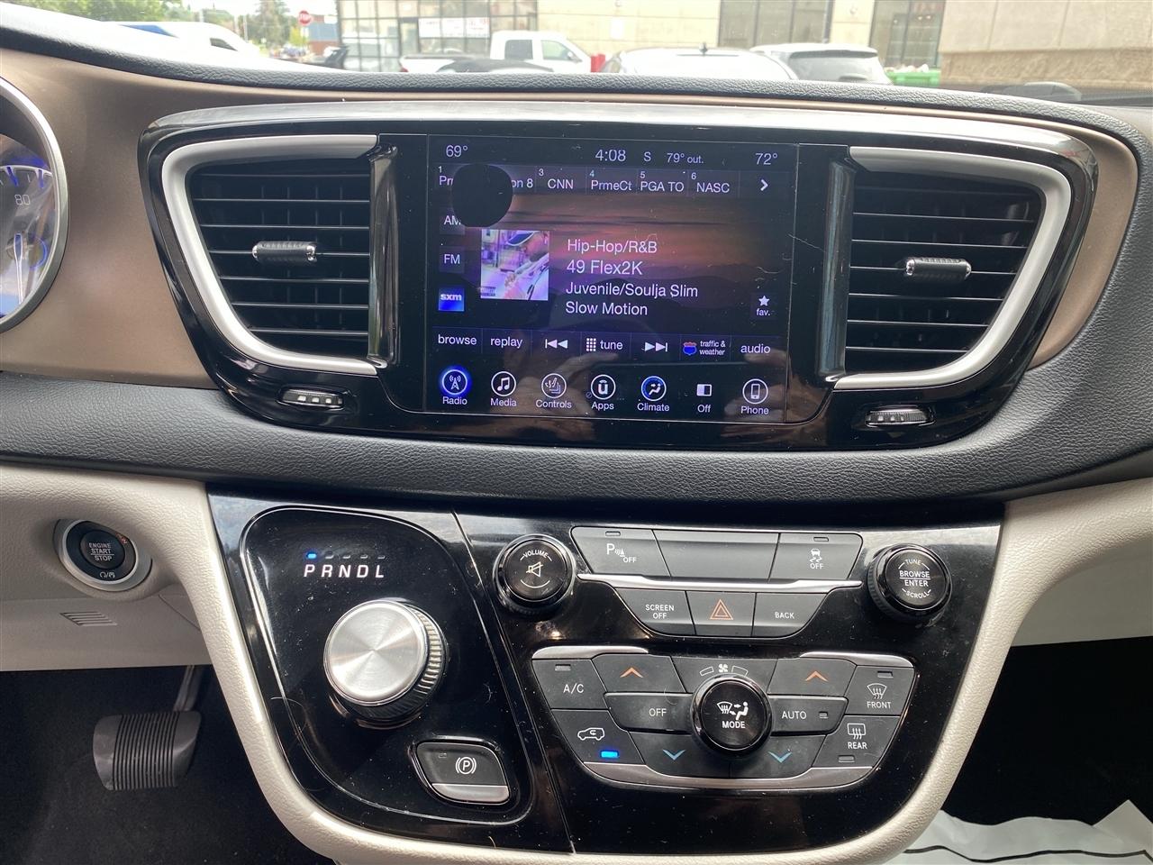 Chrysler Pacifica Touring-L FWD 2017