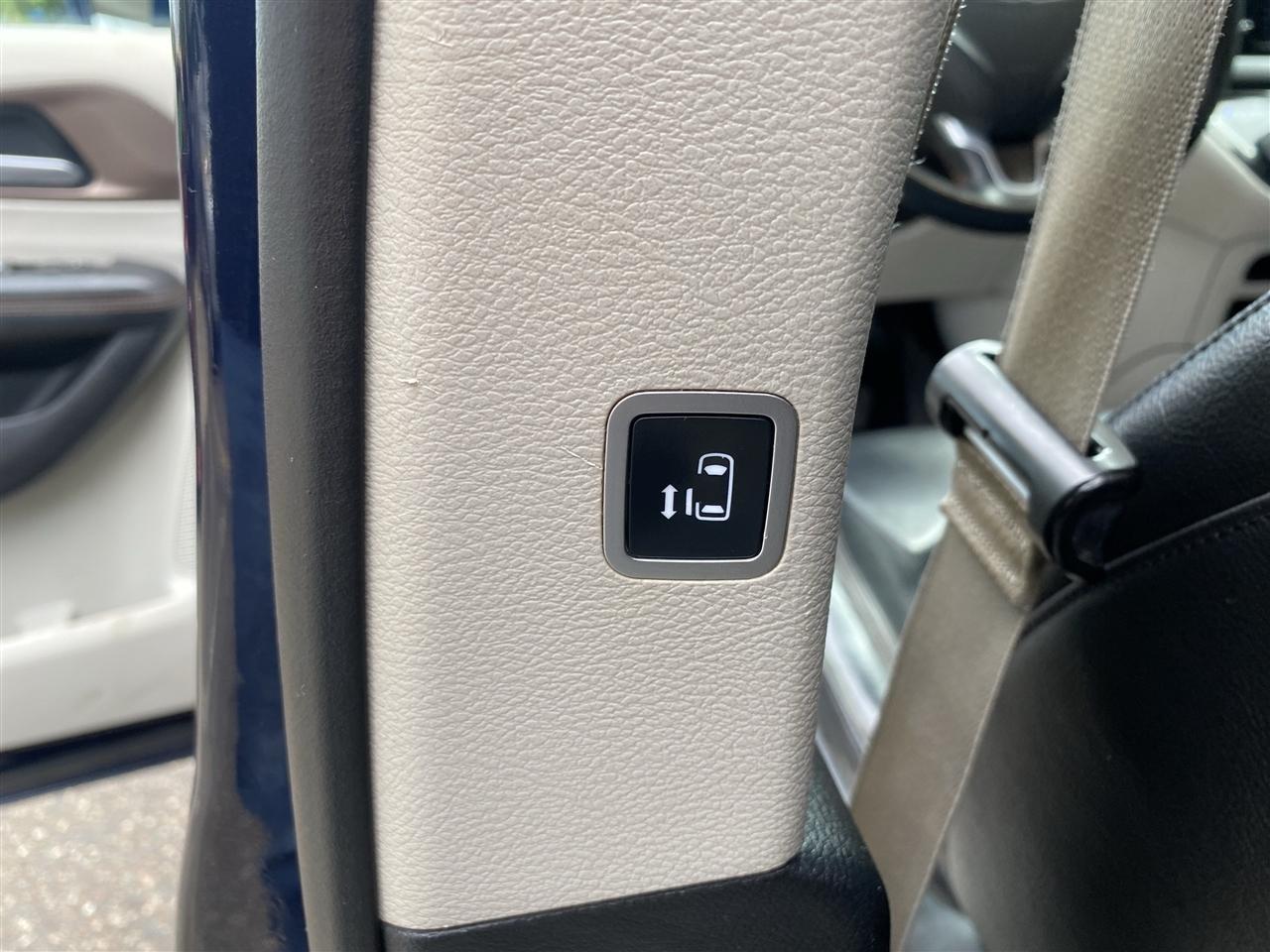 Chrysler Pacifica Touring-L FWD 2017