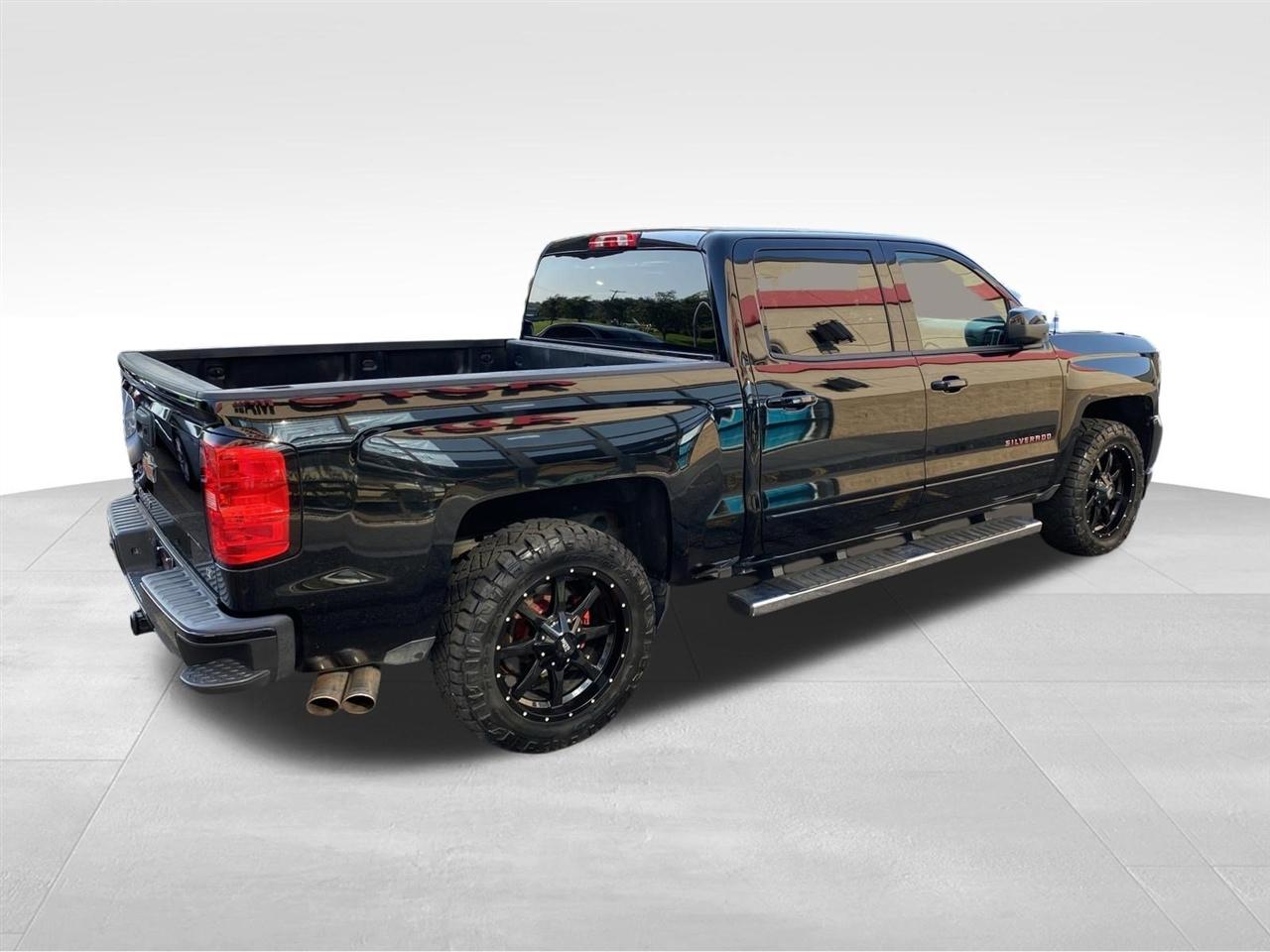 Chevrolet Silverado 1500 4WD Crew Cab 143.5" LT w/2LT 2018
